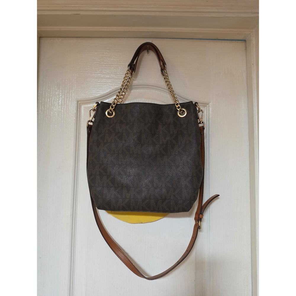 Michael Kors Jet Set medium shoulder bag in brown‎ logo monogram